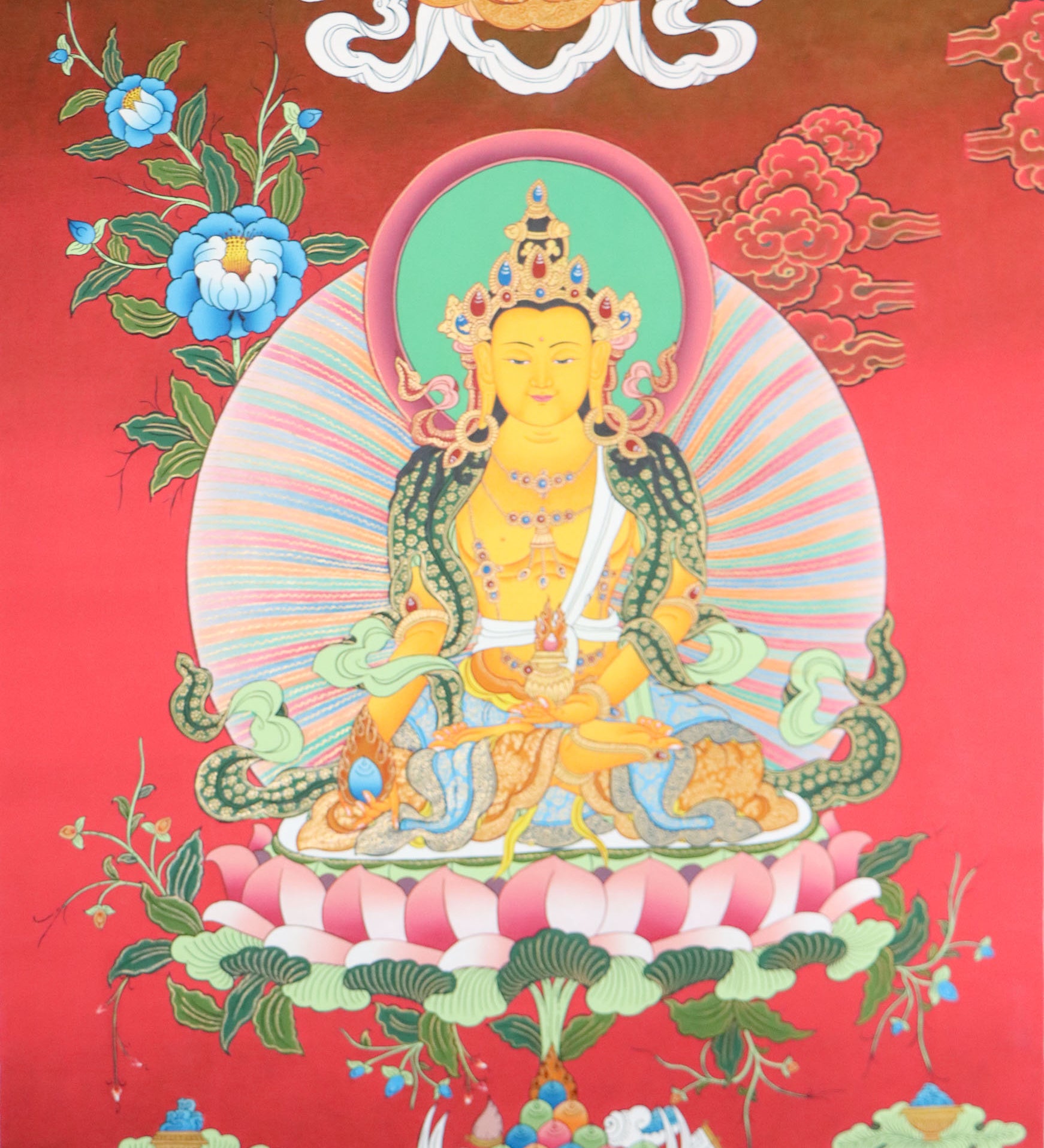 Crown Buddha Thangka is a strong visual aid for meditation and contemplation, enabling people to expand their knowledge of the Buddha's teachings.