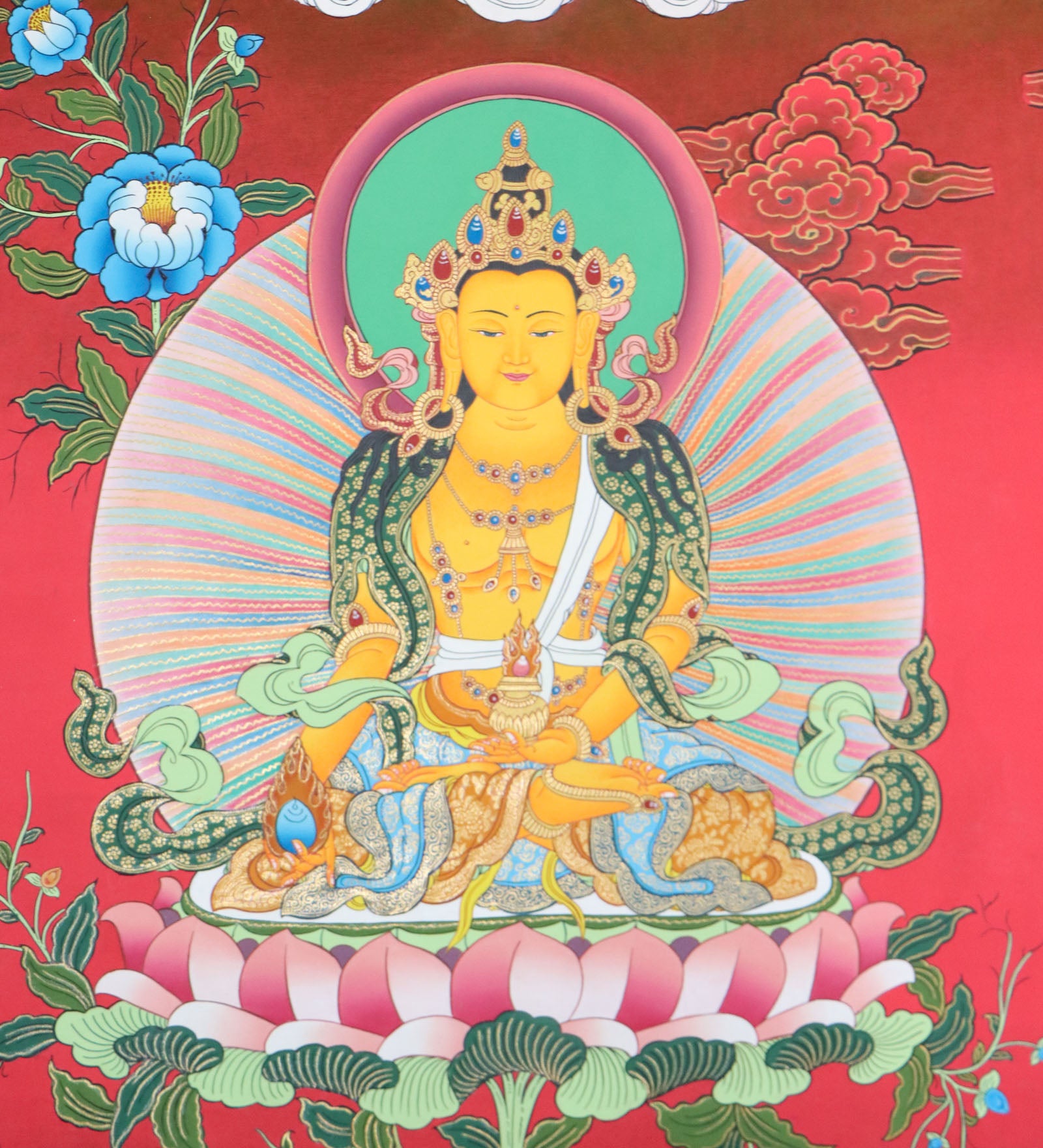 Crown Buddha Thangka is a strong visual aid for meditation and contemplation, enabling people to expand their knowledge of the Buddha's teachings.