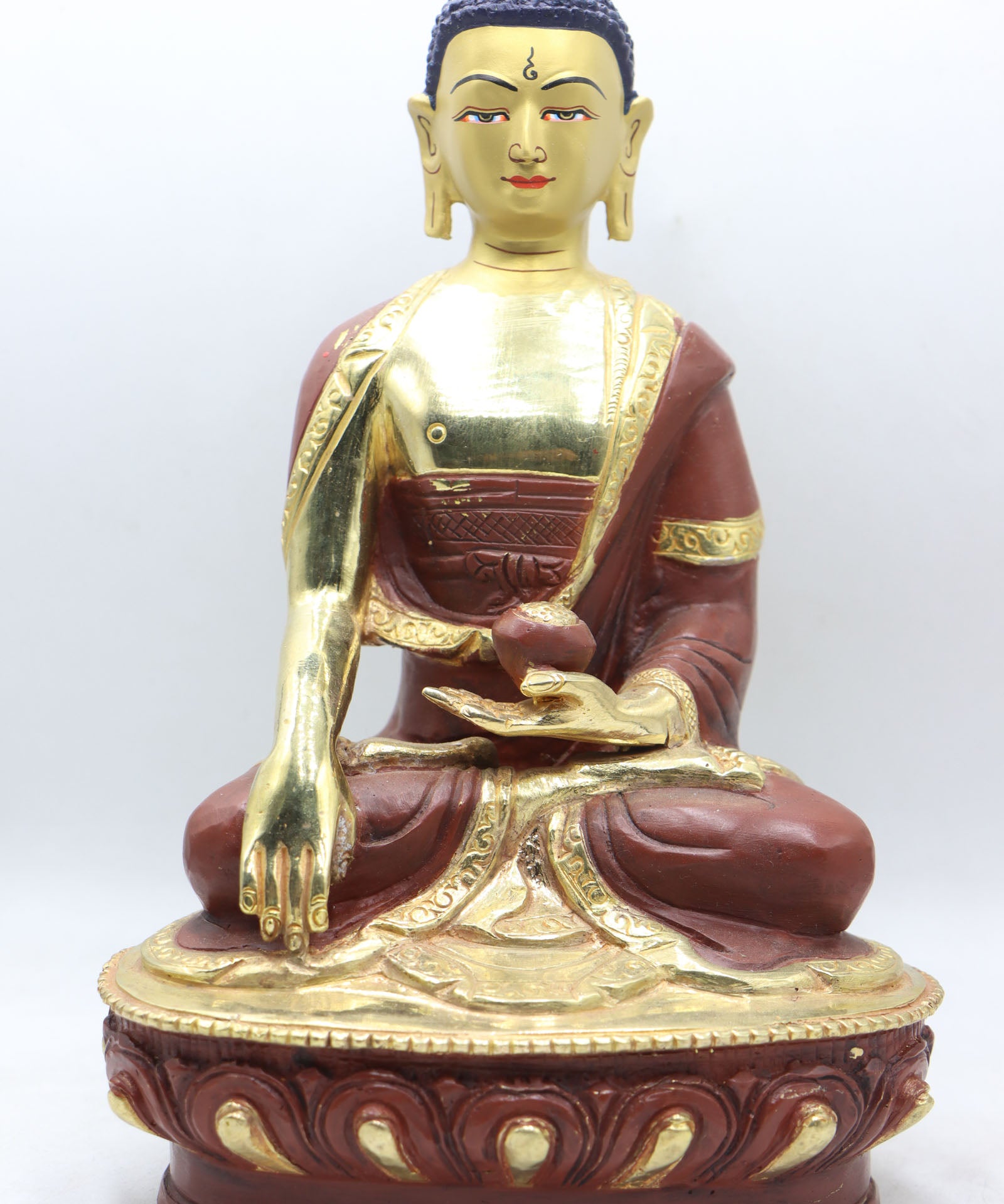 Shakyamuni Buddha Statue for prayer and enlightements. .