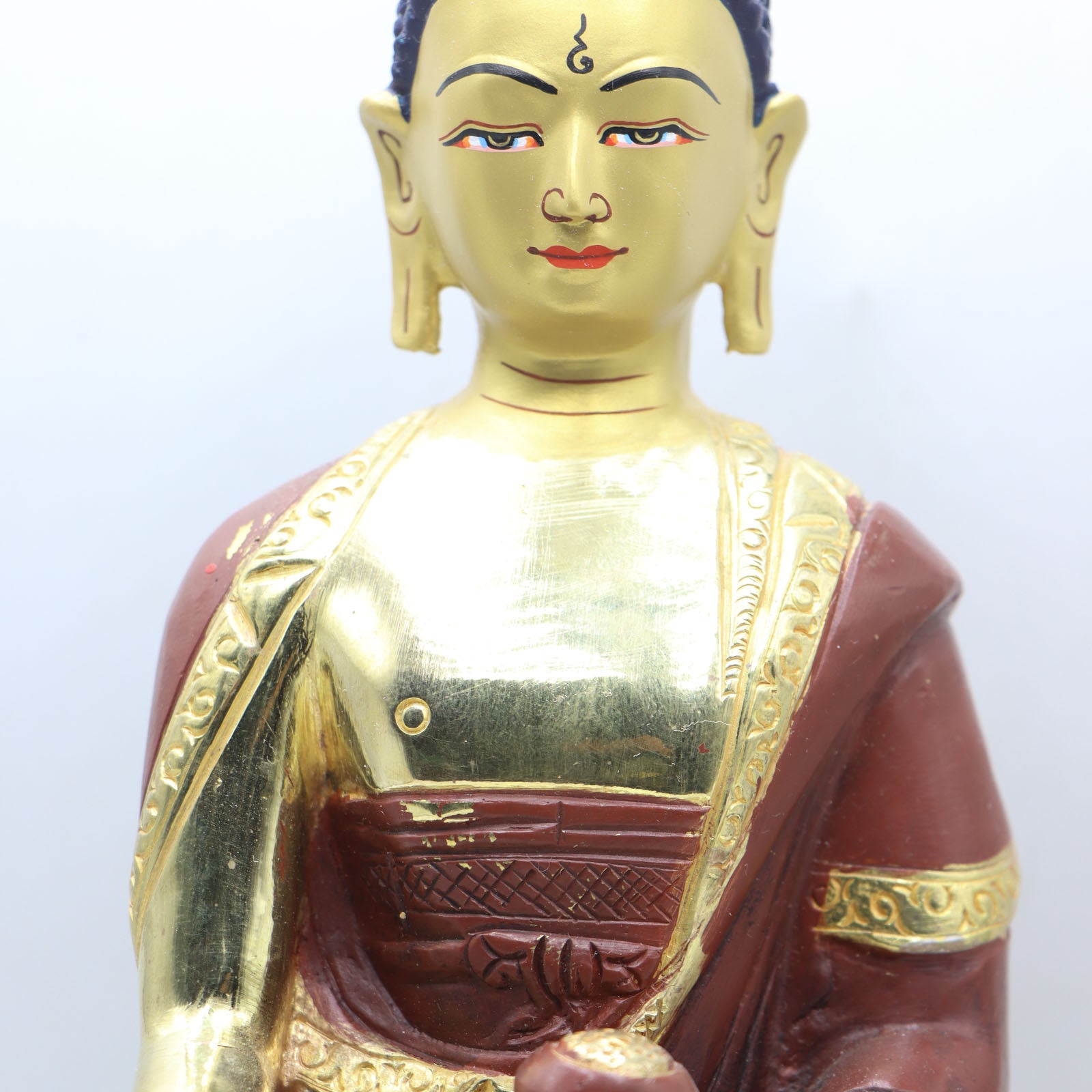 Shakyamuni Buddha Statue for prayer and enlightements. .