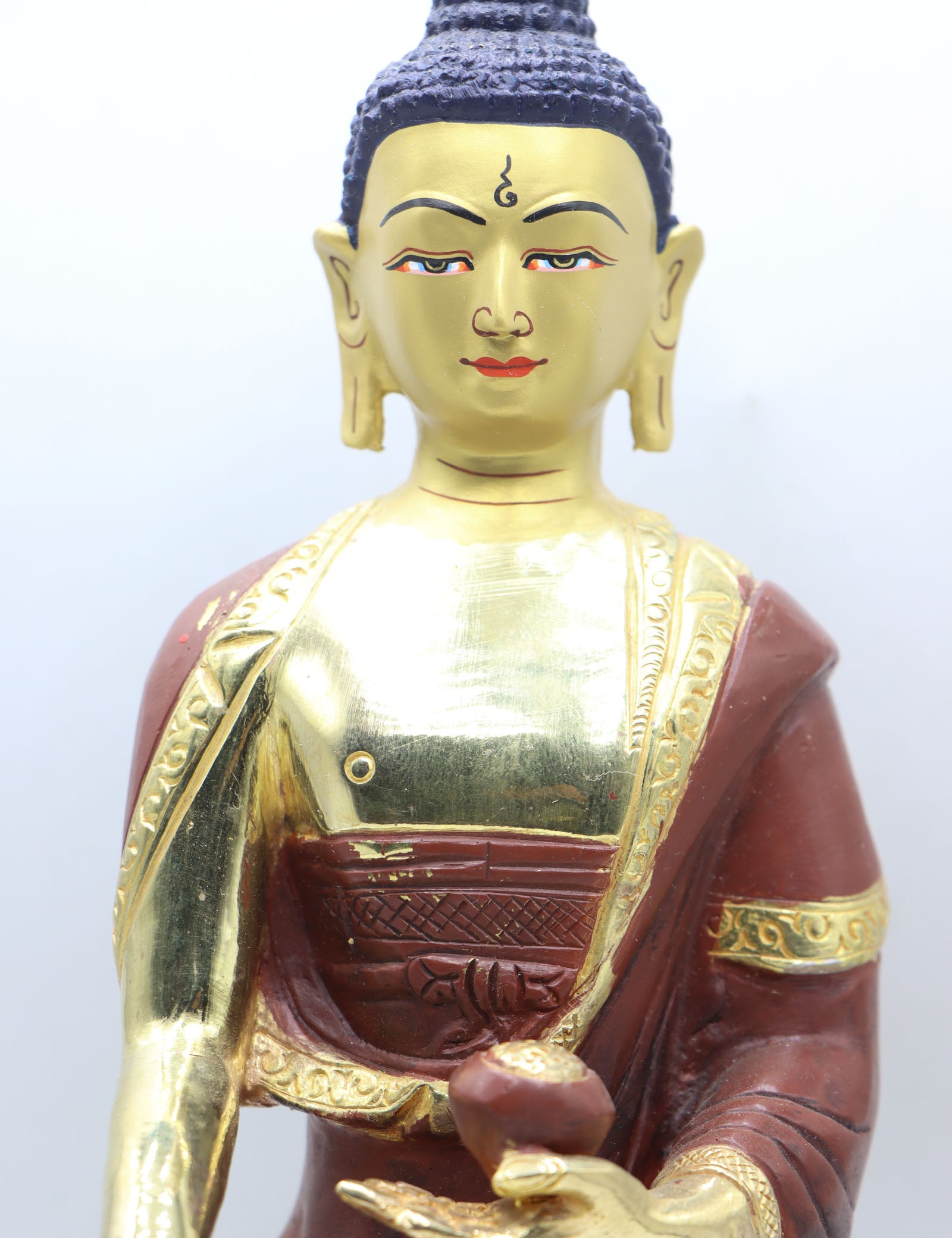 Shakyamuni Buddha Statue for prayer and enlightements. .