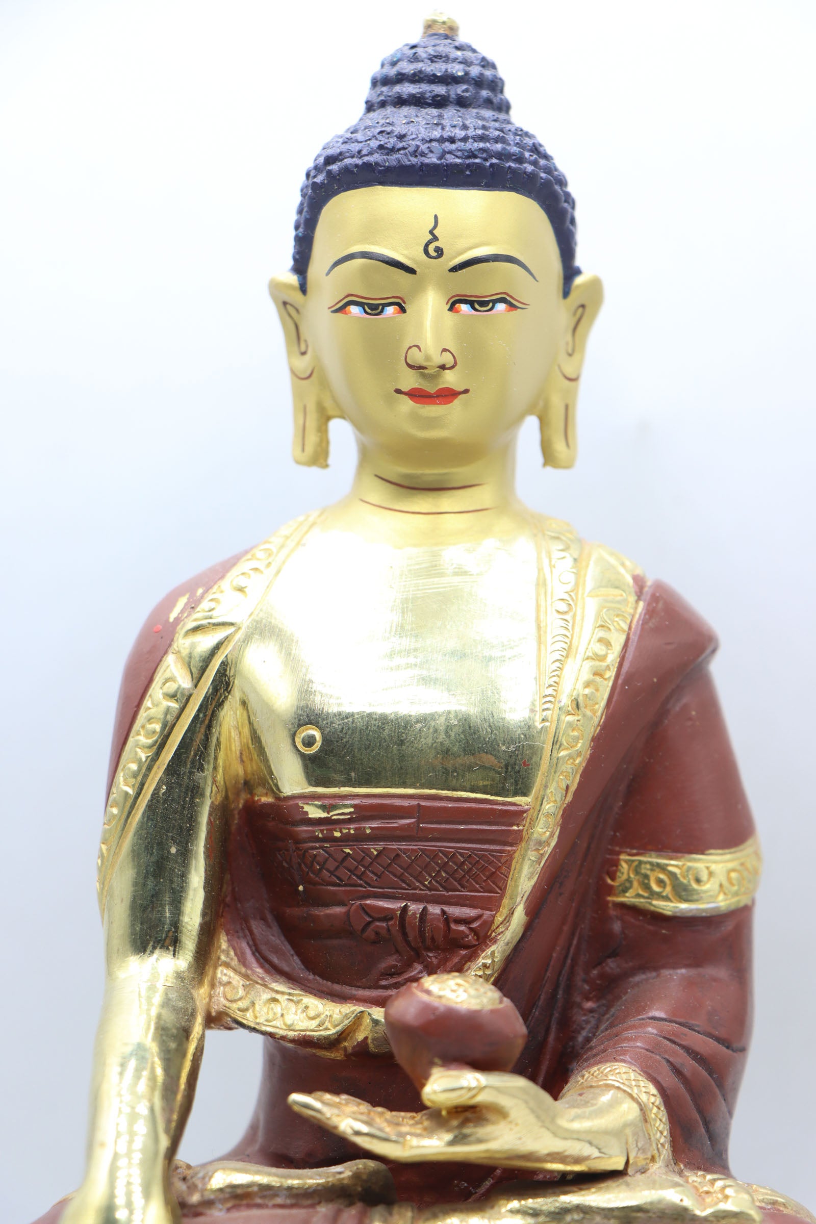 Shakyamuni Buddha Statue for prayer and enlightements. .