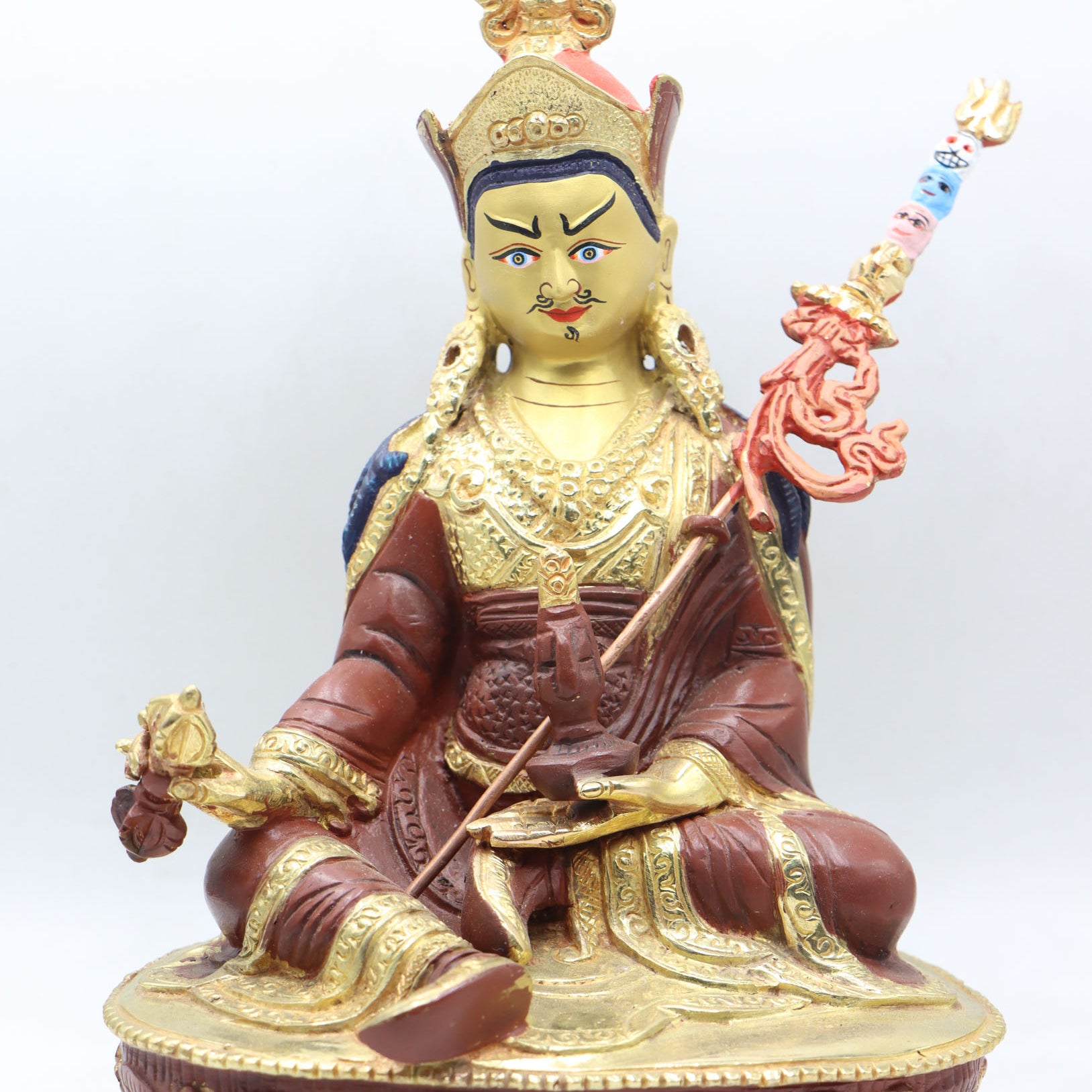 Guru Rinpoche Statue serves as a focal point for devotion, meditation, and spiritual practice.