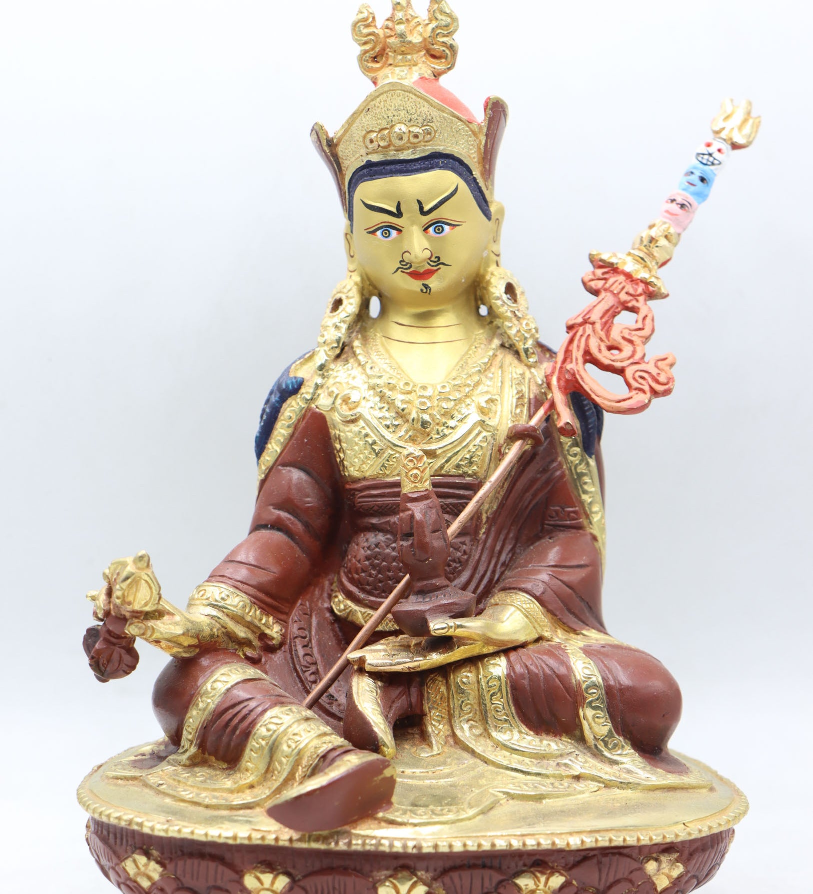 Guru Rinpoche Statue serves as a focal point for devotion, meditation, and spiritual practice.