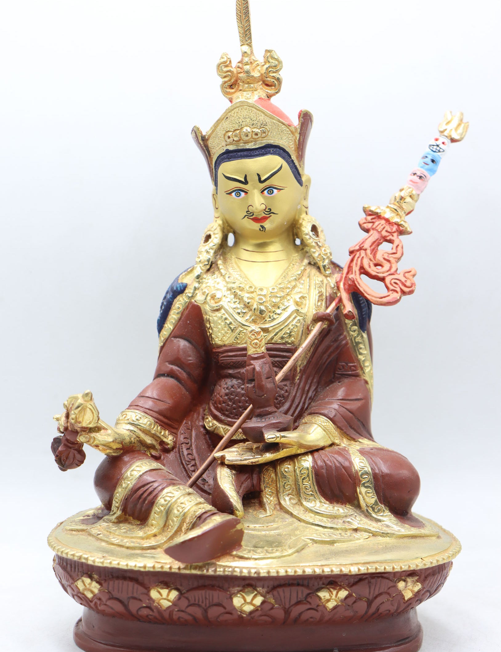 Guru Rinpoche Statue serves as a focal point for devotion, meditation, and spiritual practice.