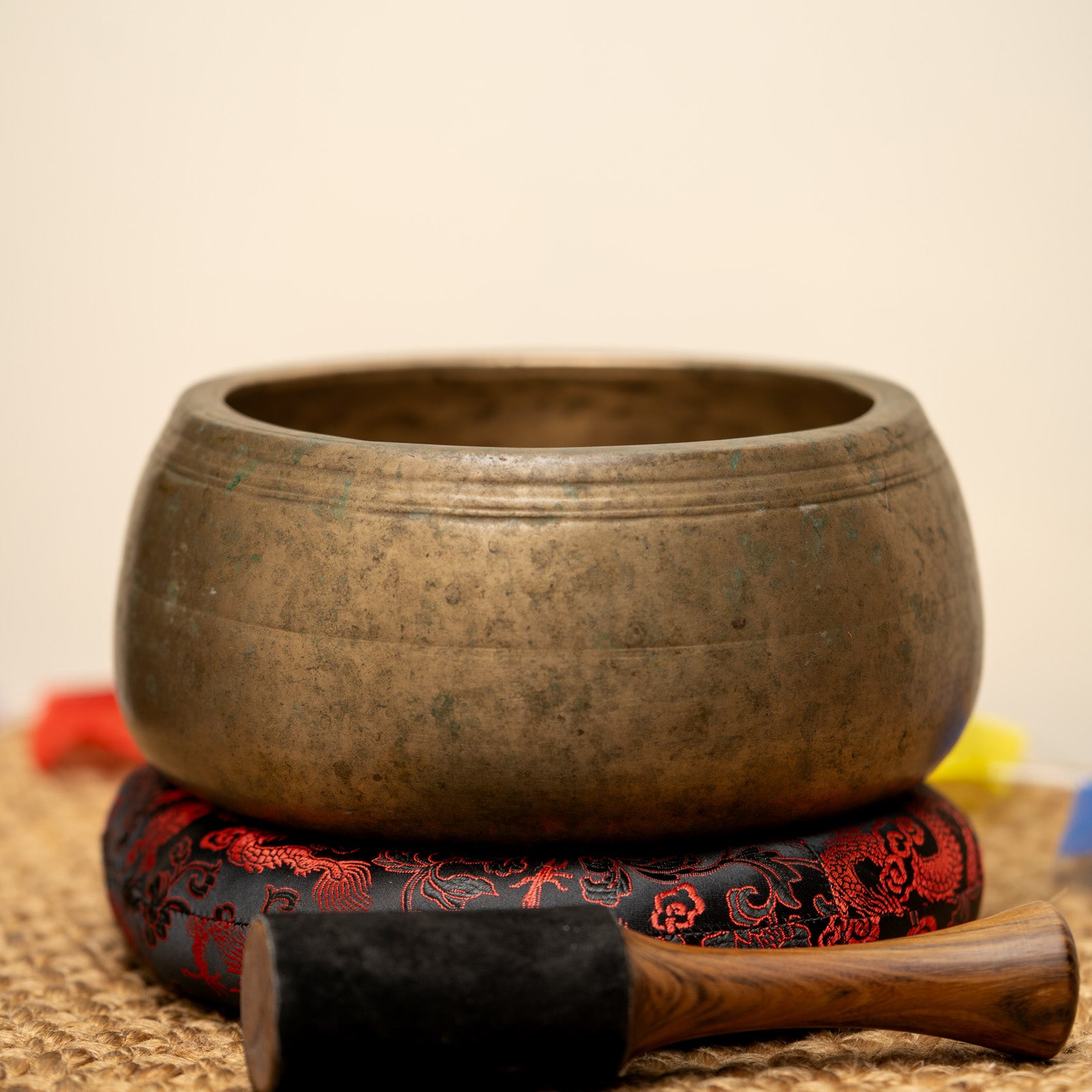 Old mani tibetan singing bowls