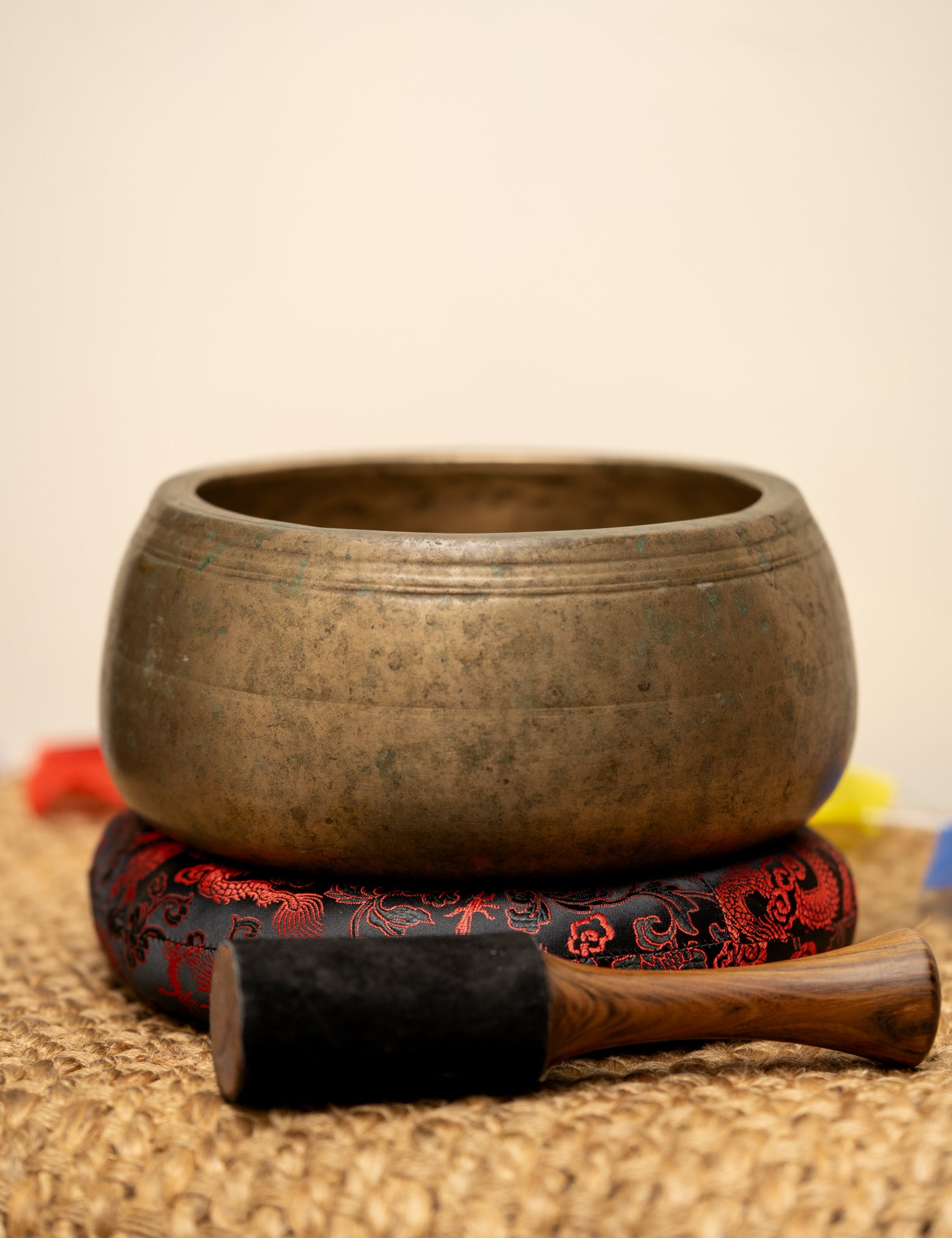 Old mani tibetan singing bowls