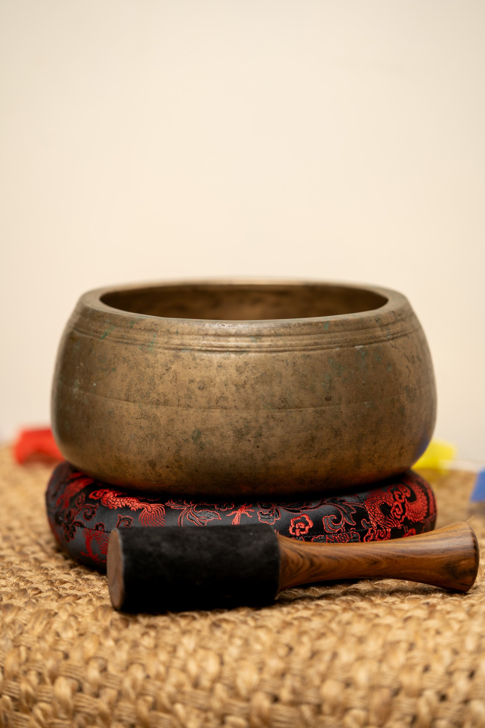 Old mani tibetan singing bowls