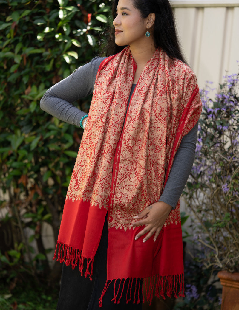 Luxury Handcrafted Pashmina: Timeless Style