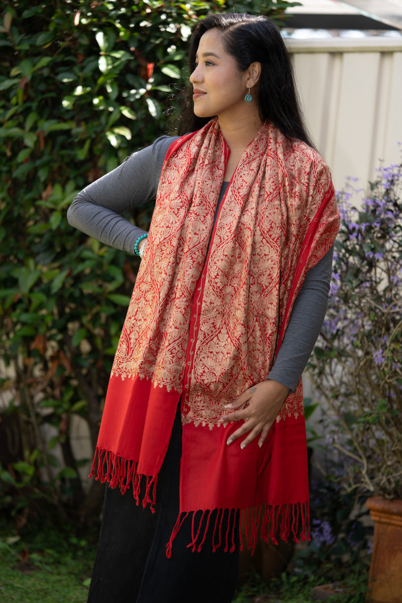 Luxury Handcrafted Pashmina: Timeless Style