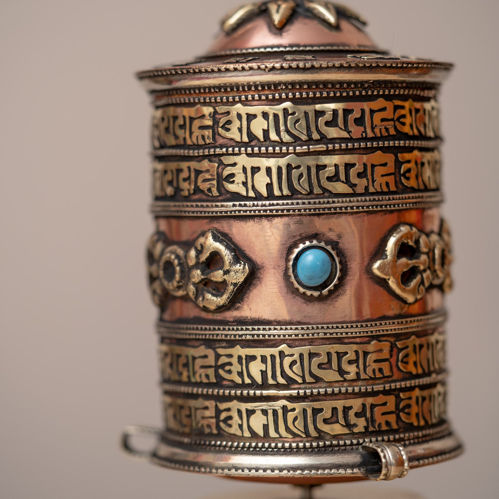  Bajra Prayer Wheel spreads positive energy, compassion, and blessings to all sentient beings.