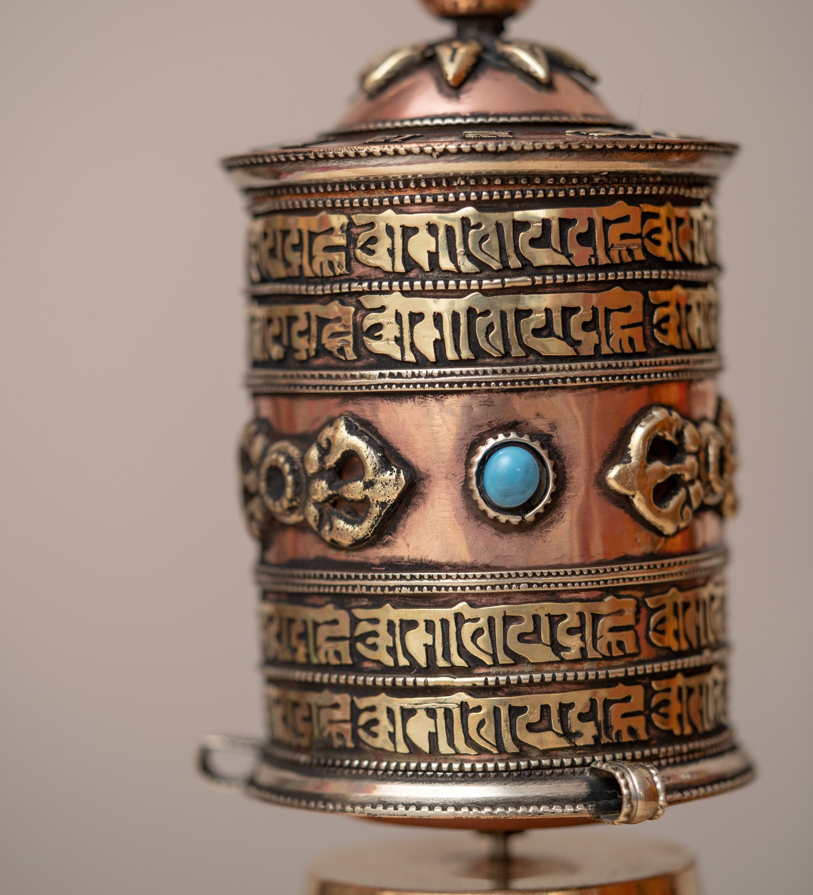  Bajra Prayer Wheel spreads positive energy, compassion, and blessings to all sentient beings.