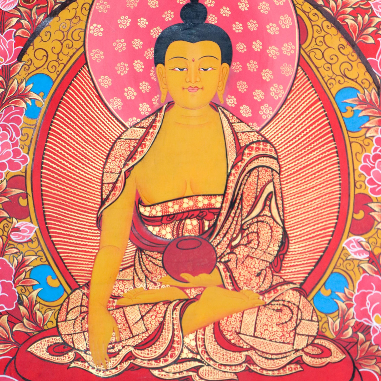 Shakyamuni Buddha Thangka is believed to bring auspiciousness and positive energy.