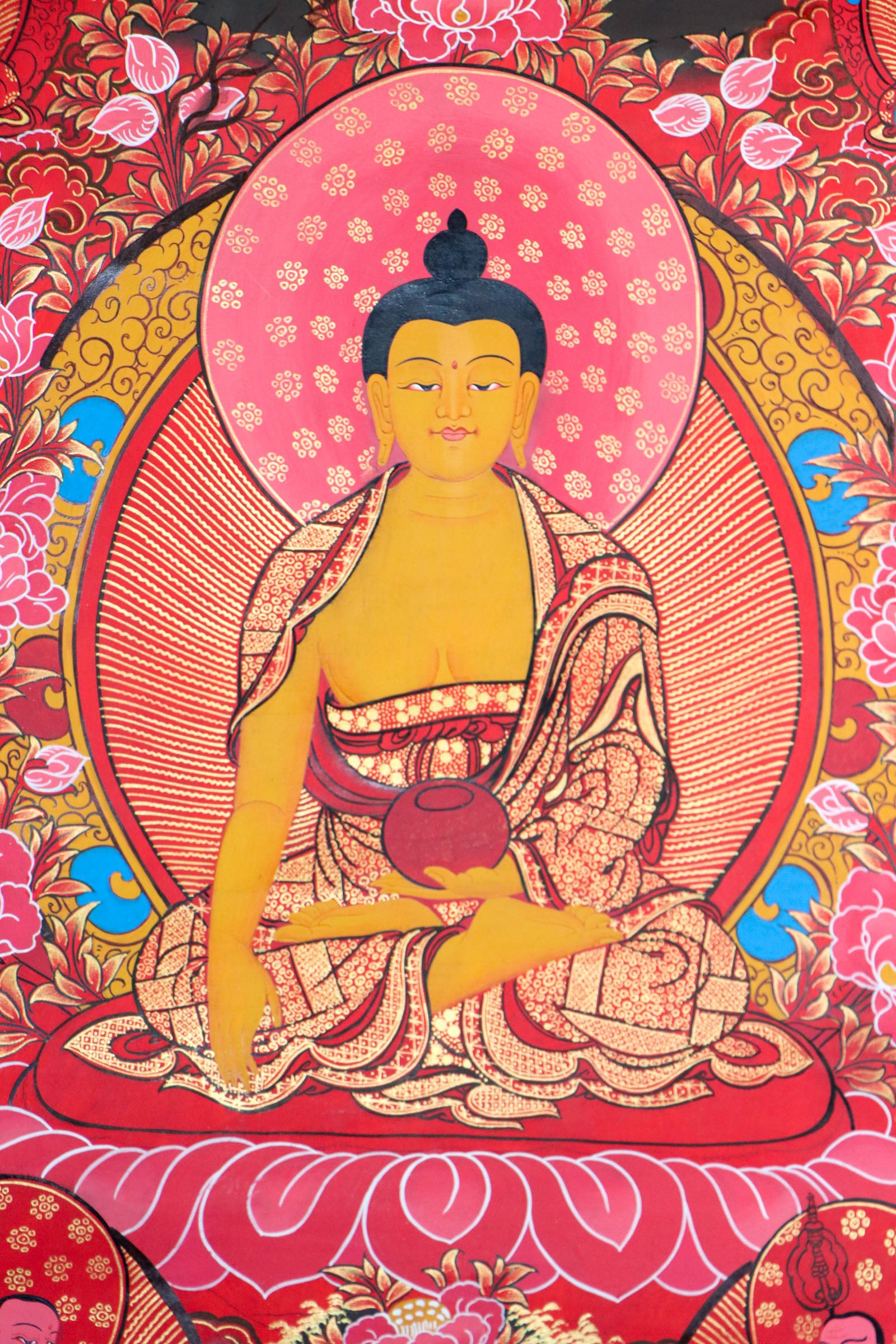 Shakyamuni Buddha Thangka is believed to bring auspiciousness and positive energy.