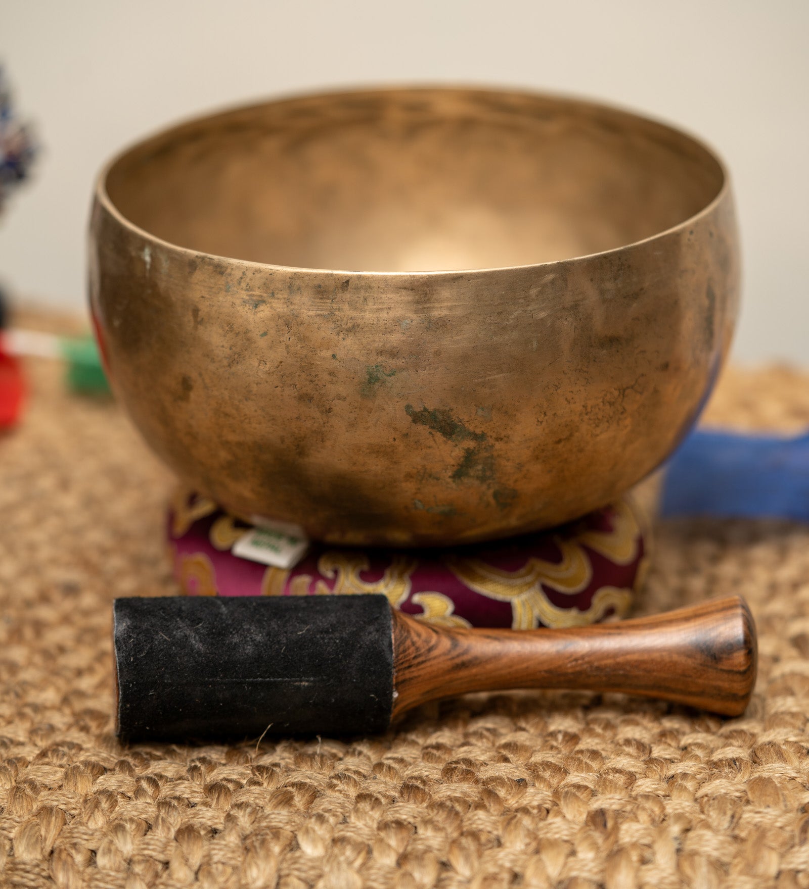 Professional Thadobati Singing Bowl for sound healing.