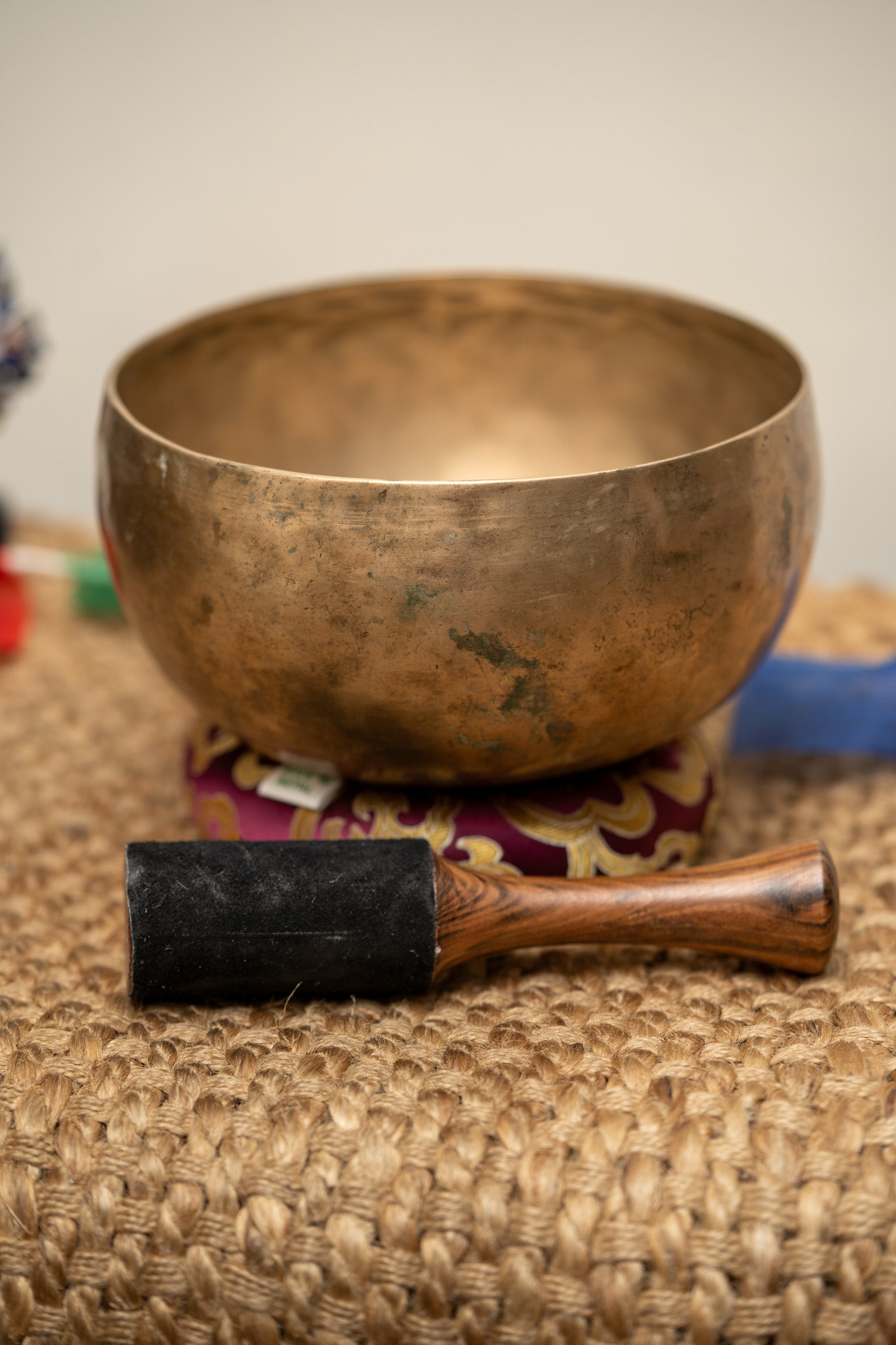 Professional Thadobati Singing Bowl for sound healing.