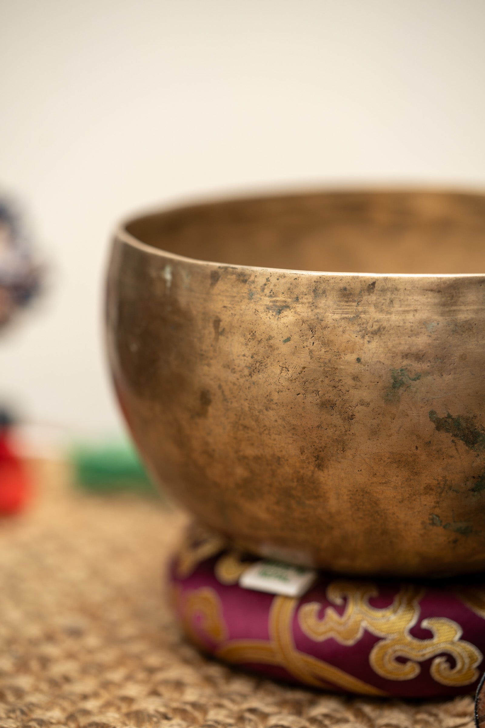 Professional Thadobati Singing Bowl for sound healing.