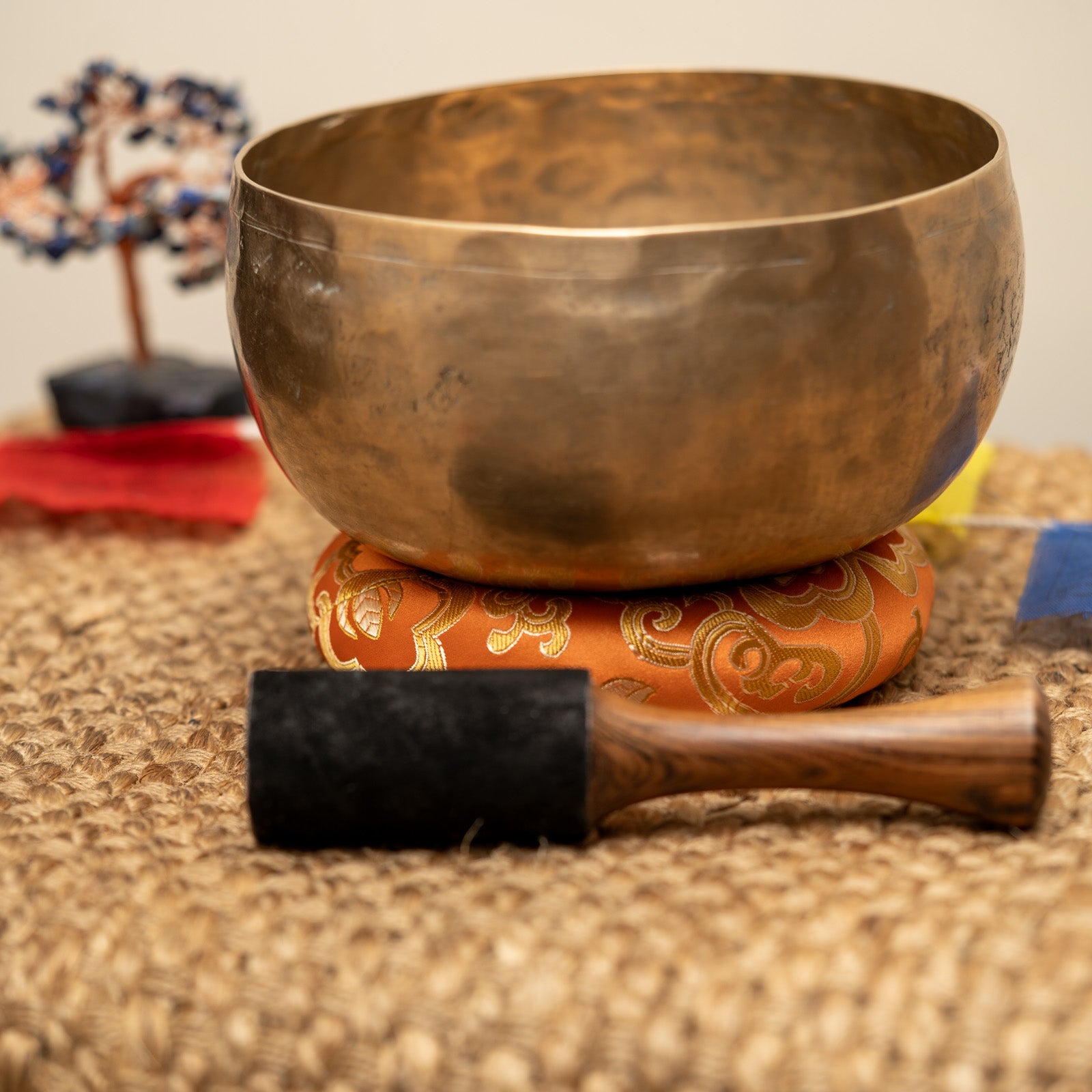 Thadobati Singing Bowl for meditation.