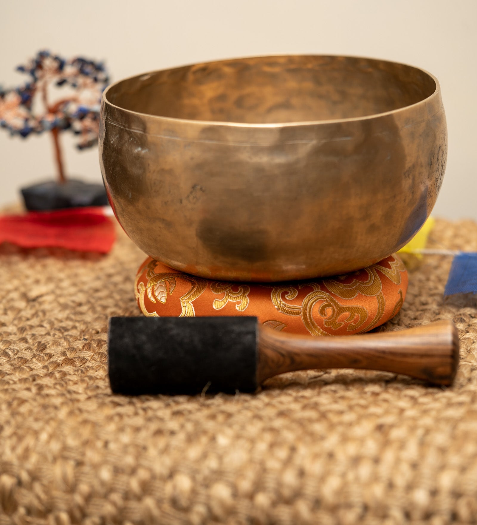 Thadobati Singing Bowl for meditation.