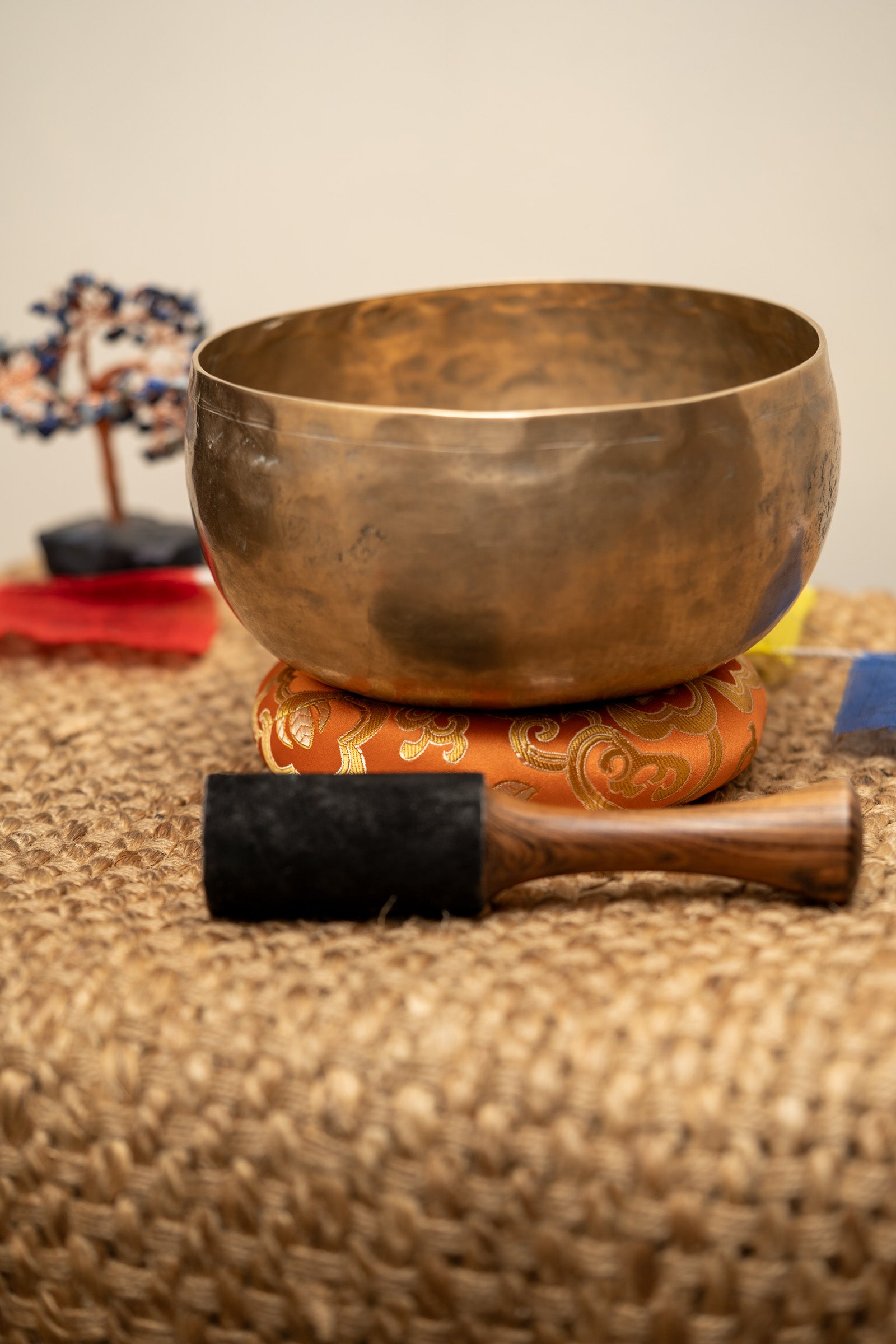 Thadobati Singing Bowl for meditation.