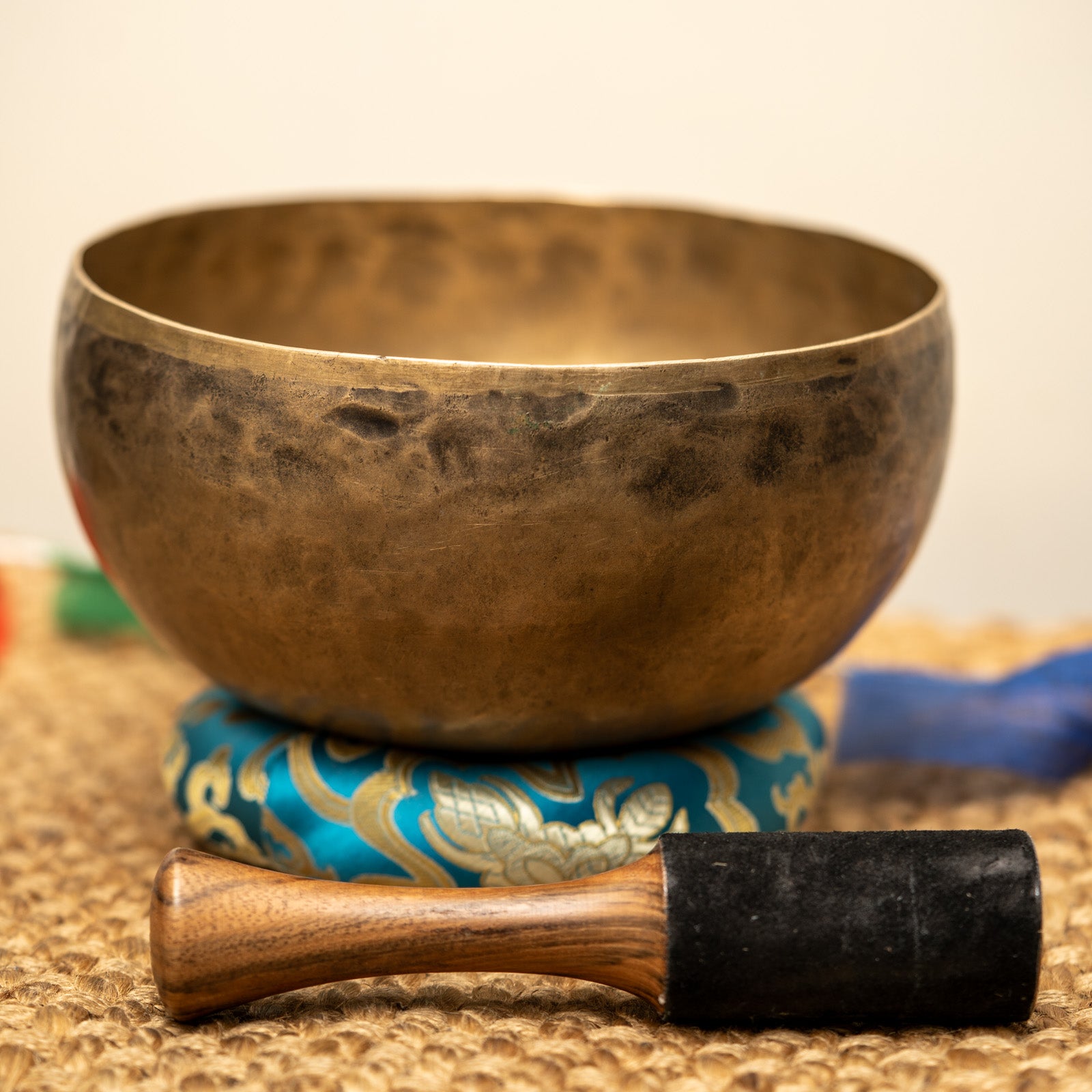 Thadobati Antique Singing Bowl (Lower C3 & Higher G4 )