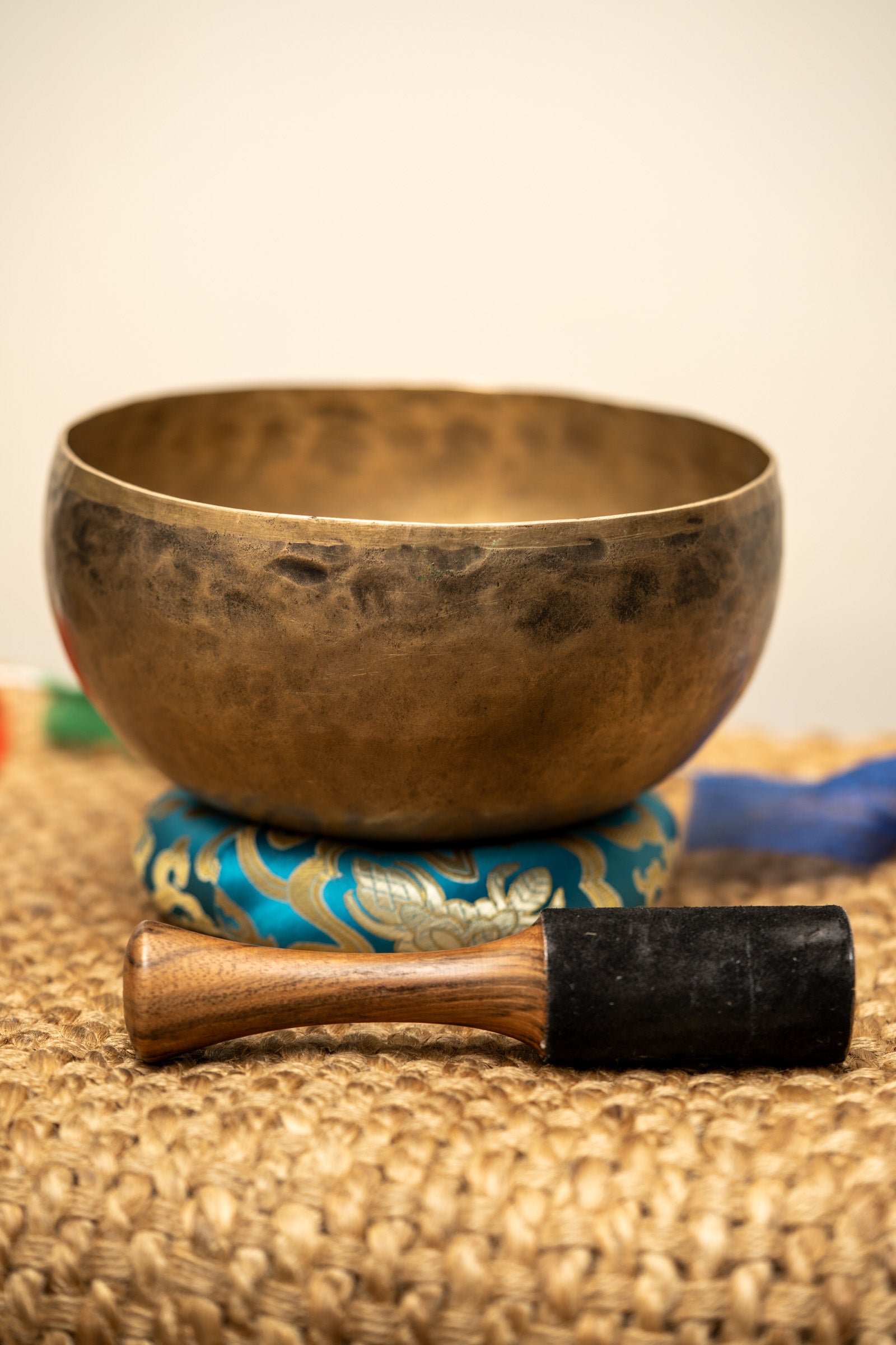 Thadobati Antique Singing Bowl (Lower C3 & Higher G4 )