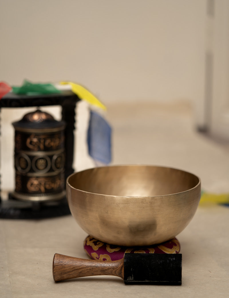 Handmade singing bowl for healers