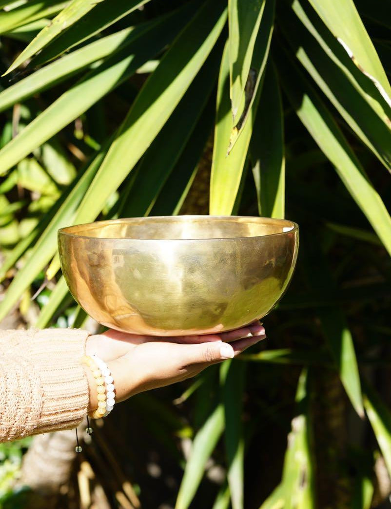 Tibetan Singing Bowl For Sound healing and meditation