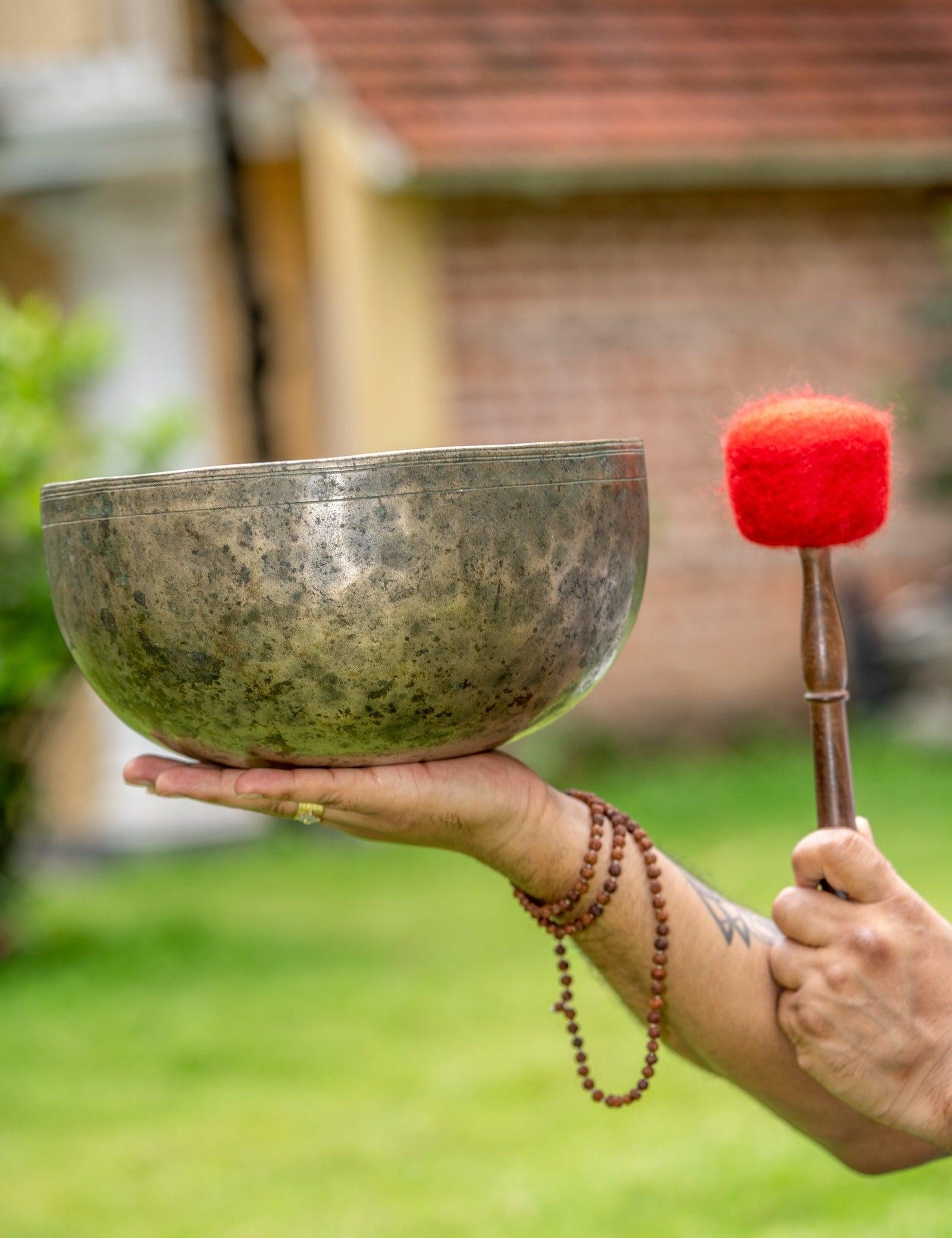 High Quality Antique Singing Bowl - Himalayas Shop